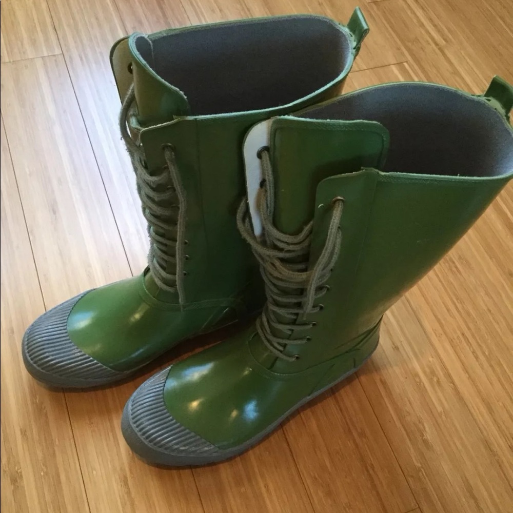 Steve Madden green lace up rain boots size 9